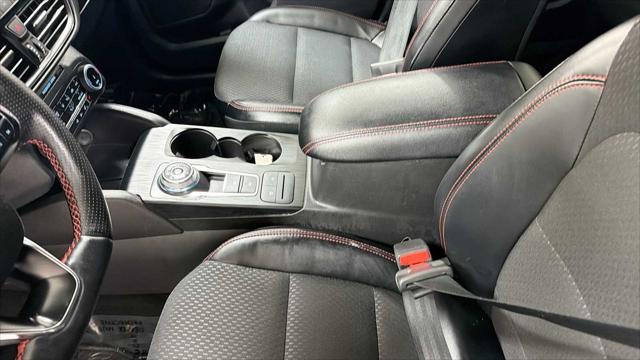 2025 Ford Escape ST-Line Select