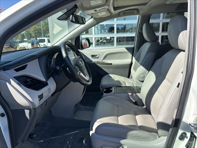 2020 Toyota Sienna XLE Premium
