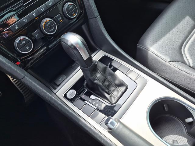 2021 Volkswagen Passat 2.0T R-Line