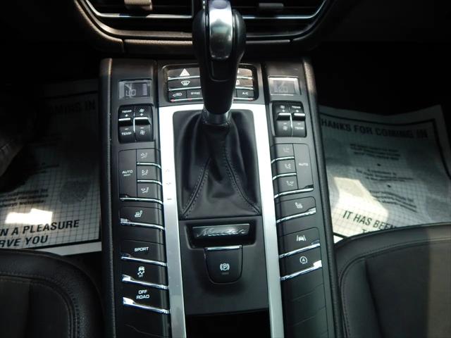 2021 Porsche Macan AWD