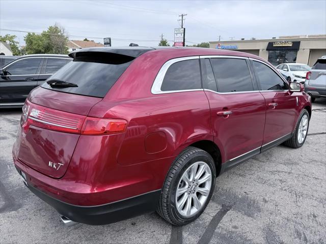 2018 Lincoln MKT Premiere