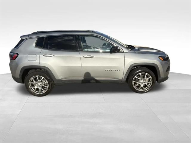 2022 Jeep Compass Latitude Lux 4x4 2022 Jeep Compass Latitude Lux 4x4