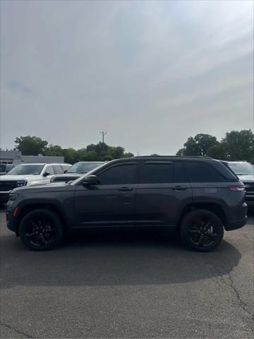 2023 Jeep Grand Cherokee Altitude 4x4 2023 Jeep Grand Cherokee Altitude 4x4