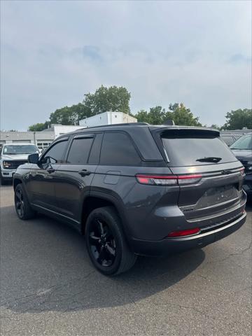 2023 Jeep Grand Cherokee Altitude 4x4 2023 Jeep Grand Cherokee Altitude 4x4