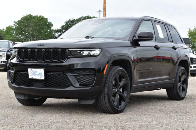 2023 Jeep Grand Cherokee Altitude 4x4 for sale in Lawrence, KS