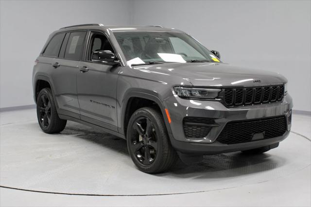 2023 Jeep Grand Cherokee Altitude 4x4 for sale in Groveport, OH