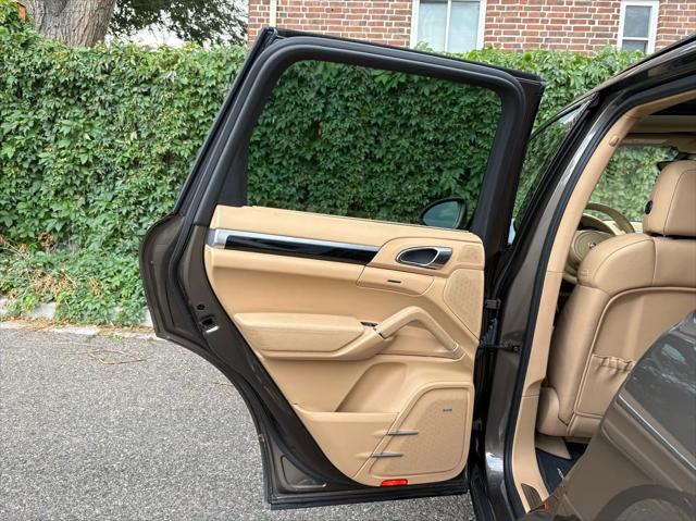 2012 Porsche Cayenne S