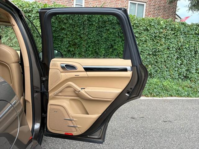 2012 Porsche Cayenne S