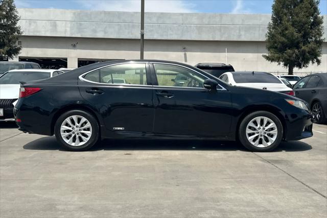 2013 Lexus ES 300h Hybrid