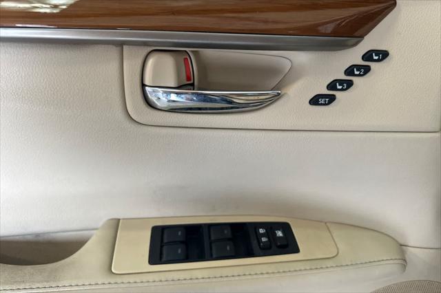 2013 Lexus ES 300h Hybrid