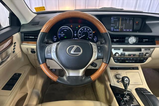 2013 Lexus ES 300h Hybrid