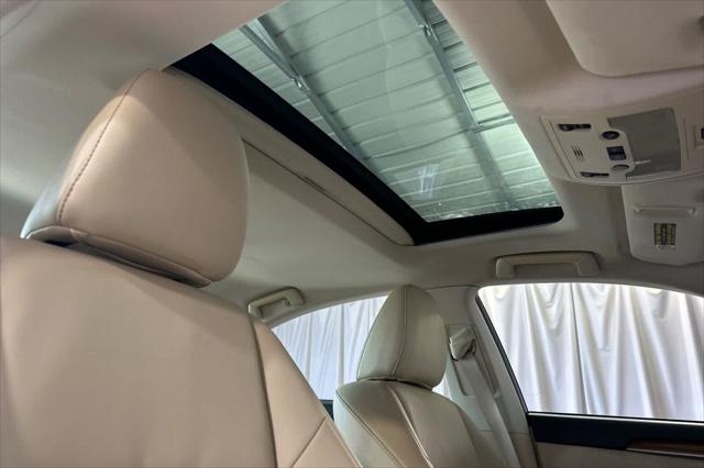 2013 Lexus ES 300h Hybrid