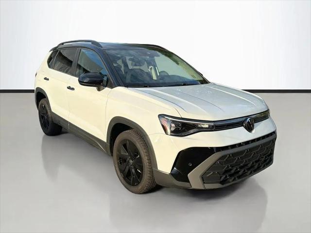 2025 Volkswagen Taos 1.5T SE Black for sale in Fort Lauderdale, FL