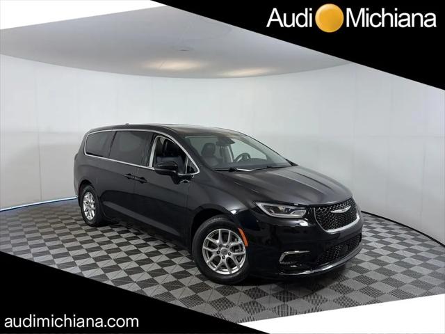 2023 Chrysler Pacifica Touring L for sale in Mishawaka, IN