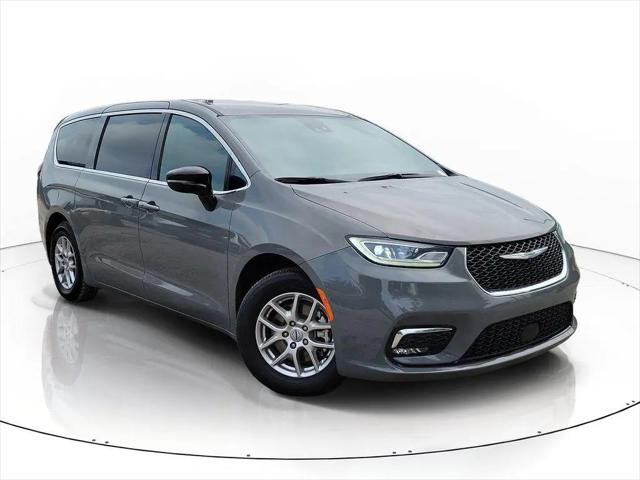 2025 Chrysler Pacifica Select for sale in Chicago, IL