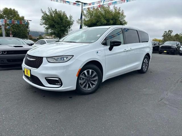2024 Chrysler Pacifica Hybrid Select for sale in Santa Rosa, CA