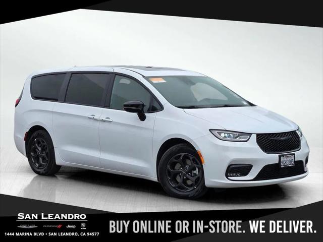 2023 Chrysler Pacifica Hybrid Limited for sale in San Leandro, CA