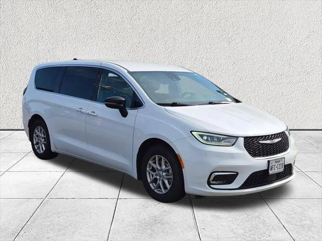 2025 Chrysler Pacifica Select for sale in Lumberton, NC