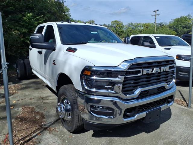 2027 RAM Ram 3500 Chassis Cab RAM 3500 TRADESMAN CREW CAB CHASSIS 4X4 60 CA 2027 RAM Ram 3500 Chassis Cab RAM 3500 TRADESMAN CREW CAB CHASSIS 4X4 60 CA
