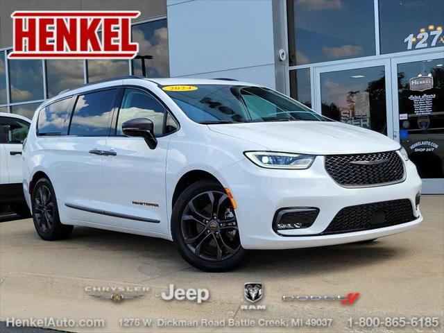 2024 Chrysler Pacifica Touring L for sale in Battle Creek, MI