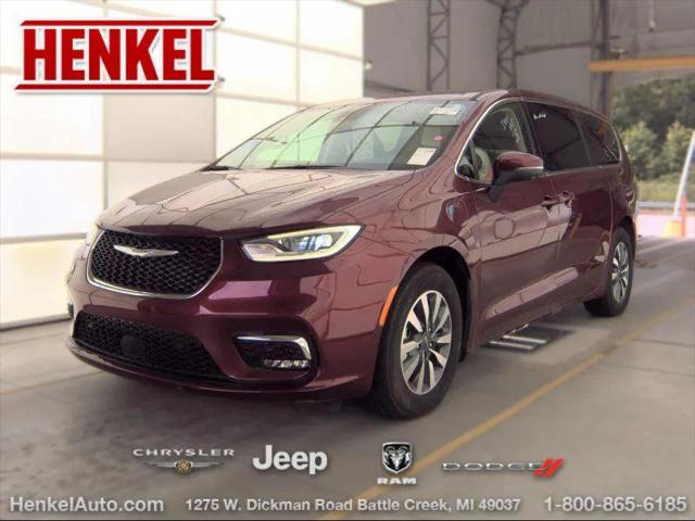 2023 Chrysler Pacifica Hybrid Touring L for sale in Battle Creek, MI