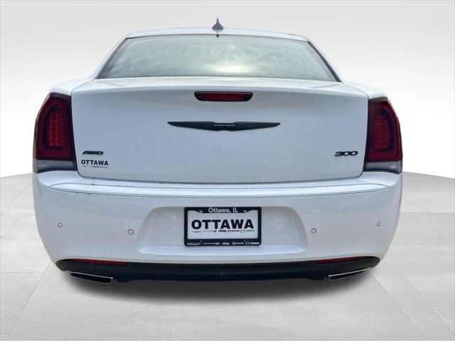 2023 Chrysler 300 Touring-L AWD