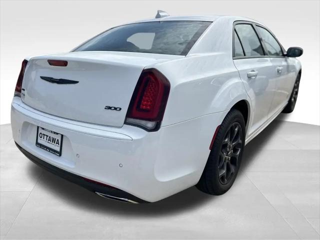 2023 Chrysler 300 Touring-L AWD