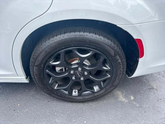 2023 Chrysler 300 Touring-L AWD