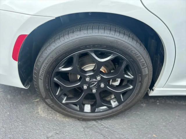 2023 Chrysler 300 Touring-L AWD