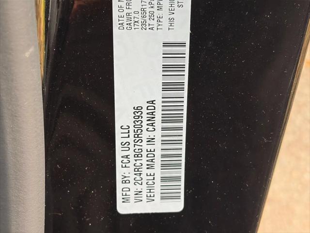 2025 Chrysler Pacifica Select