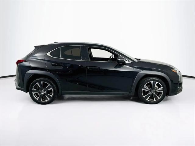 2025 Lexus 300 UX 300h