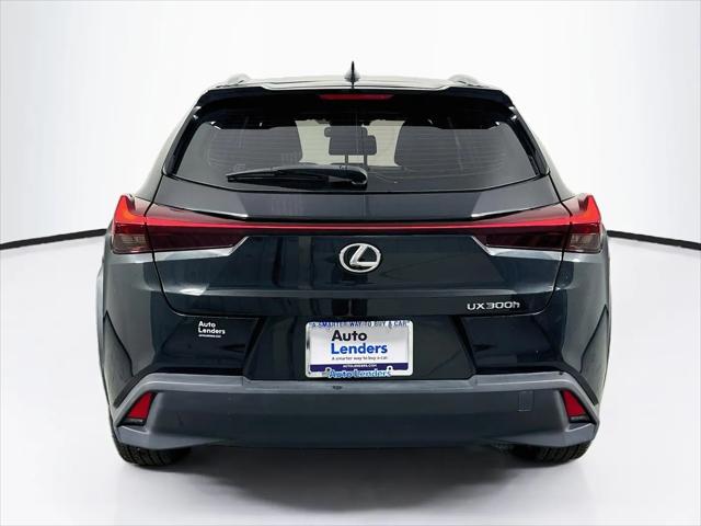 2025 Lexus 300 UX 300h