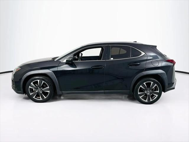 2025 Lexus 300 UX 300h