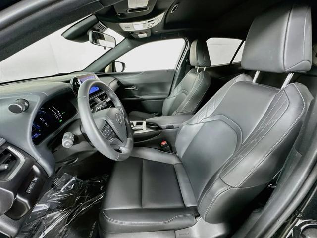 2025 Lexus 300 UX 300h