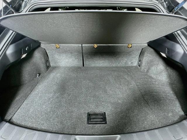 2025 Lexus 300 UX 300h