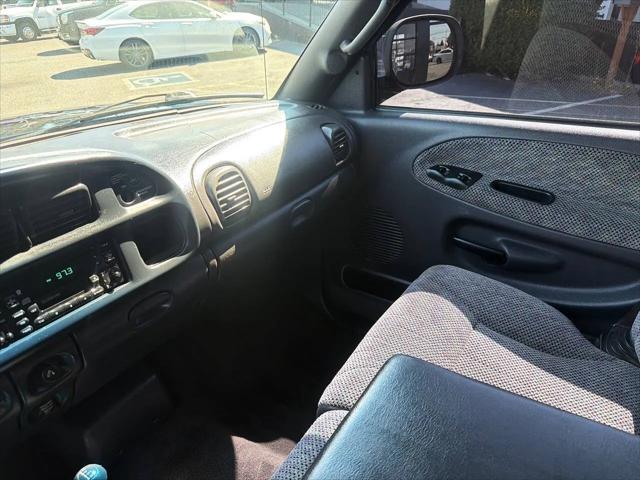 2000 Dodge Ram 2500 Base