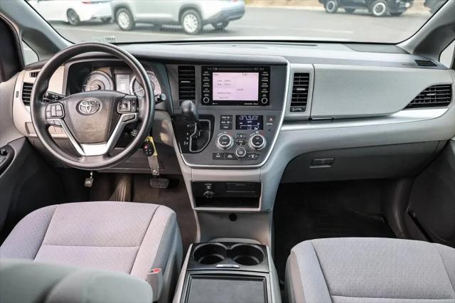 2020 Toyota Sienna LE