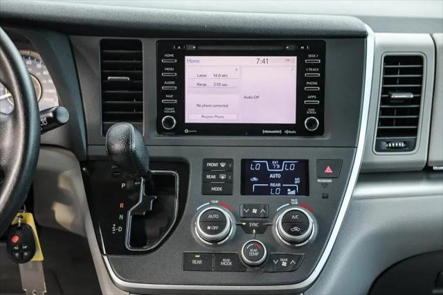 2020 Toyota Sienna LE