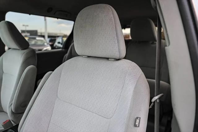 2020 Toyota Sienna LE