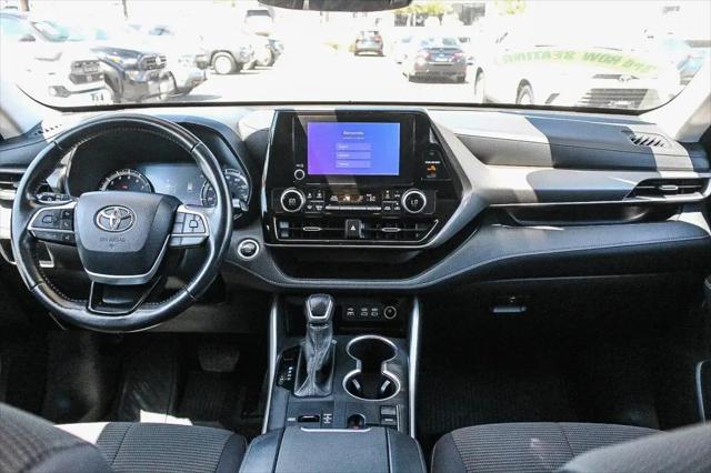 2025 Toyota Highlander LE