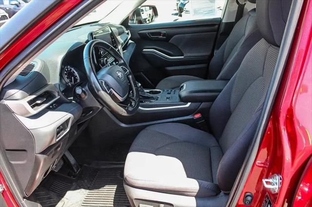 2025 Toyota Highlander LE