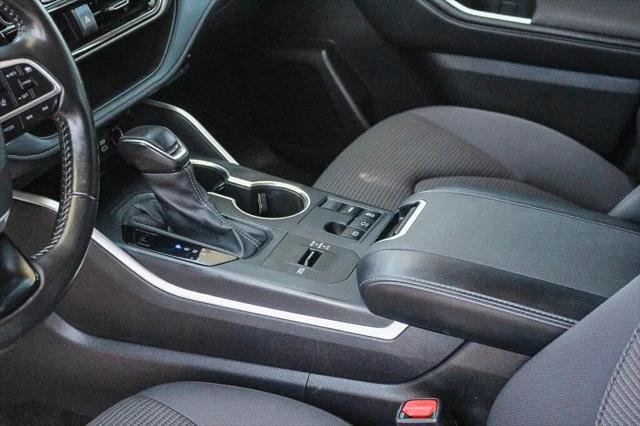 2025 Toyota Highlander LE