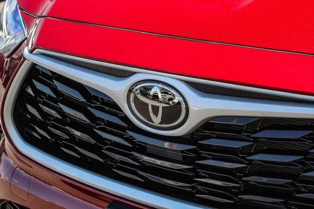 2025 Toyota Highlander LE