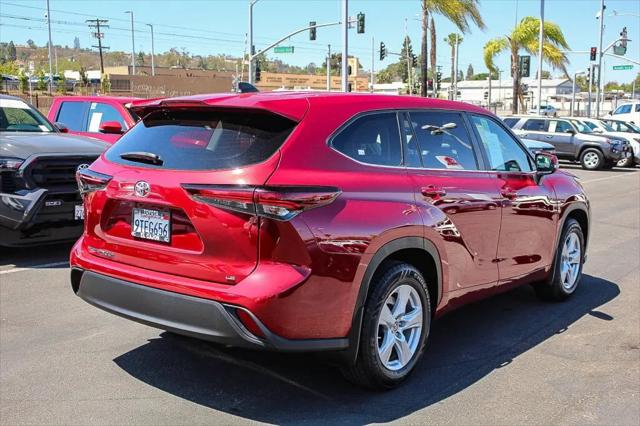 2025 Toyota Highlander LE