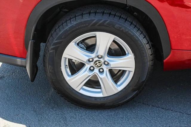 2025 Toyota Highlander LE