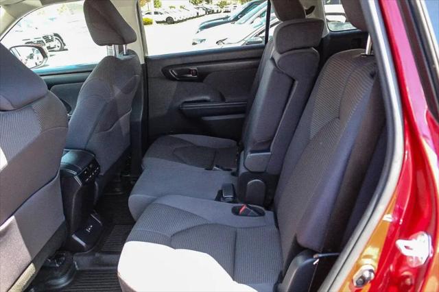 2025 Toyota Highlander LE