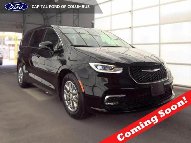2025 Chrysler Pacifica Select for sale near Columbus, OH