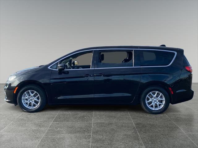 2024 Chrysler Pacifica Touring