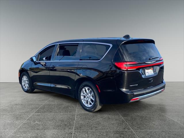 2024 Chrysler Pacifica Touring