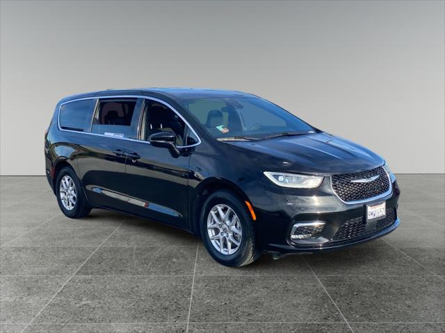 2024 Chrysler Pacifica Touring